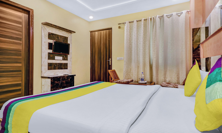 Room 2, Hotel Royal Residency Near ISBT-Max Hospital Mohali Chandigarh, Sahibzada Ajit Singh Nagar