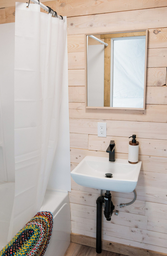 Bathroom 2, Salmon Bay Farm, Minganie--Basse-Côte-Nord