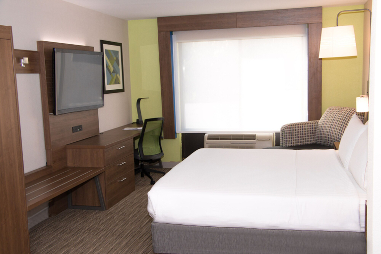Bedroom 2, Comfort Inn & Suites Tyler North, Smith