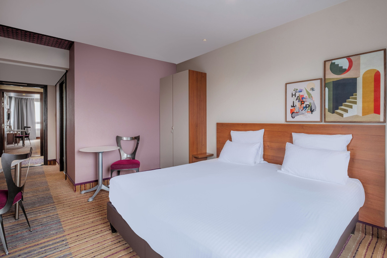 Bedroom 3, Spark by Hilton Lyon Ouest, Rhône