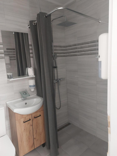 Bathroom, Aranysas bungallo, Balatonalmádi