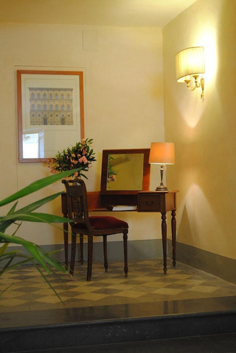 Others 3, Residence La Medicea, Florence