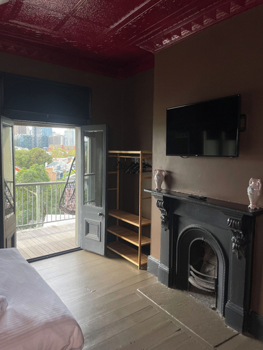Room 5, Glengarry Castle Hotel, Sydney