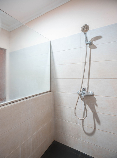 Bathroom 4, Hotel O Bunga Karang Hotel, Bekasi