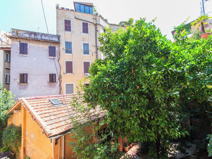 Others 2, Charming Luxury Trastevere Apartment, Rome