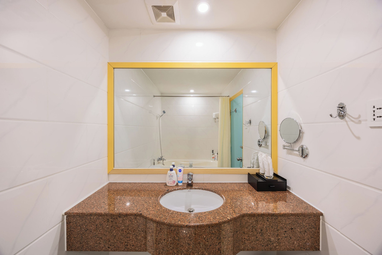 Bathroom 5, A25 Premium Hotel - 55 Le Anh Xuan, District 1