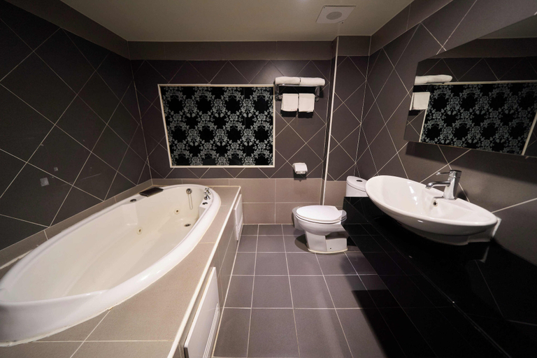 Bathroom 5, The River Fashion Hotel, Kaohsiung