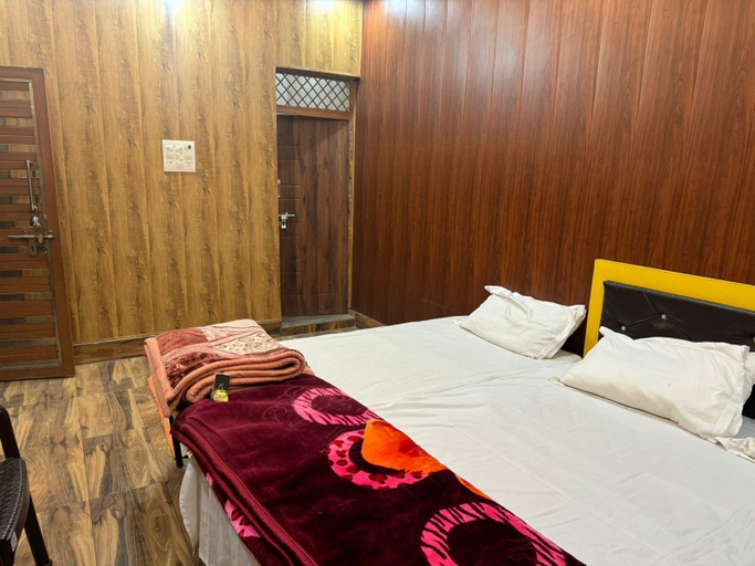 Room 4, Hotel in Naimisharanya, Sitapur