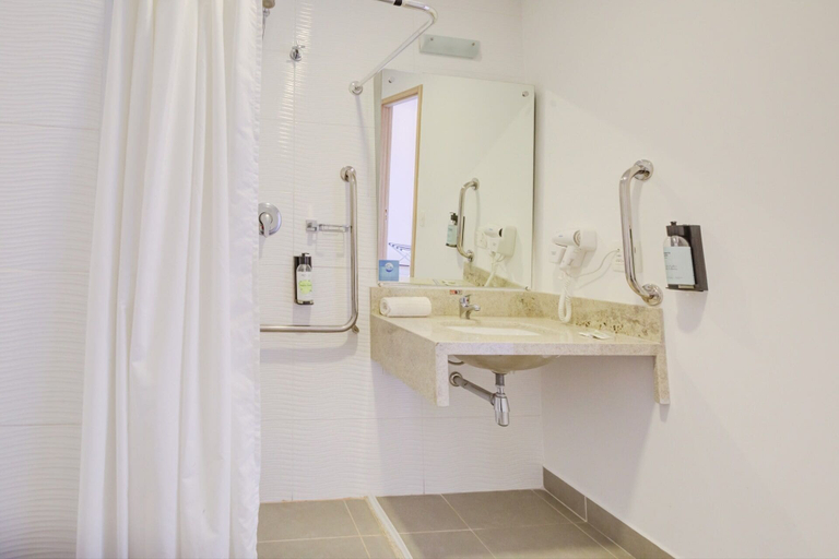 Bathroom 4, Transamerica Fit Jacareí, Jacareí