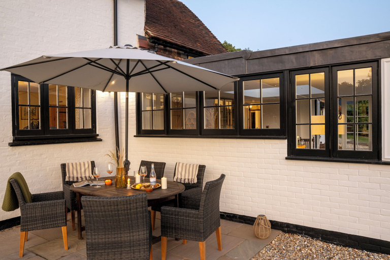 Terrace/patio 5, Gallops Cottage, East Sussex