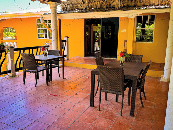 Food & Drinks 5, Caribbean Shores Bed & Breakfast