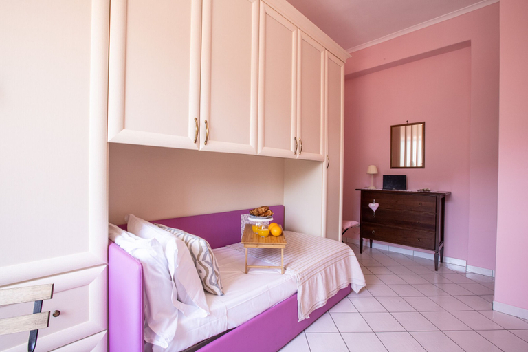 Room 4, City Home In Sorrento With Balcony And View, Napoli