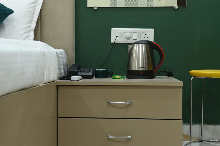 Room 5, Shree sundram residency by clovetree, Varanasi