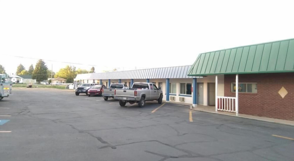 Parking, Rodeway Inn, Uintah