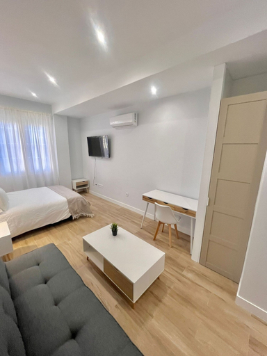 Room 3, Ifema IV in Madrid With 1 Bathrooms, Madrid