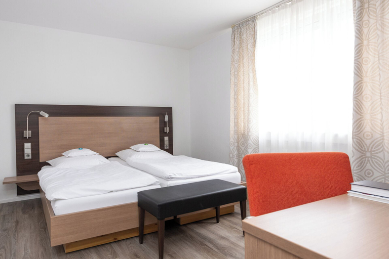 Bedroom 4, Hotel Vetter, Esslingen