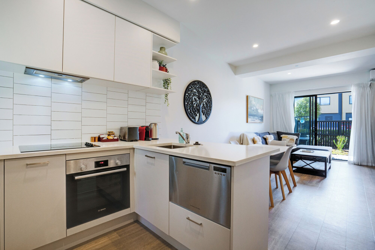 Others 5, Brand New House by Botany - Parking, Manukau
