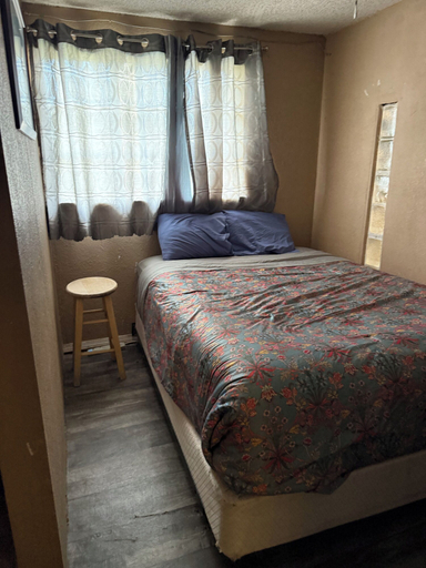 Room 5, Bridgeton suites, El Paso