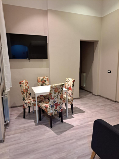 Others 5, B&B LEONUM, Florence