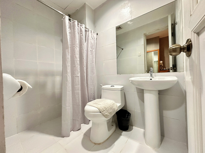 Bathroom 5, Big Hotel, Mandaue City