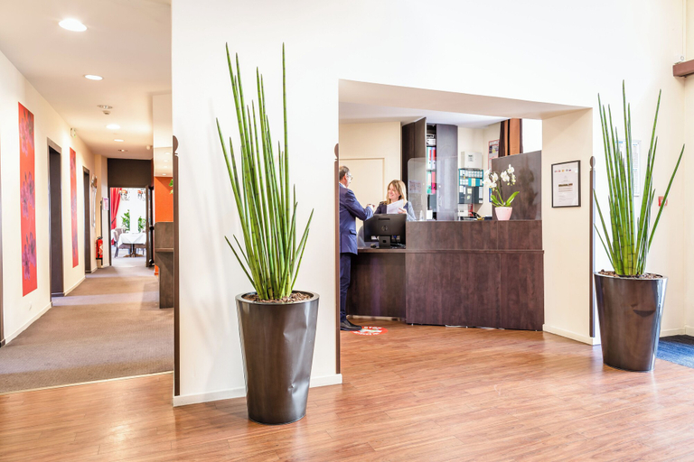 Reception 5, HI Brides-les-Bains, Savoie