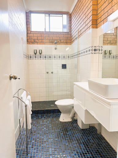 Bathroom 4, Colac Mid City Motel, Colac-Otway - Colac