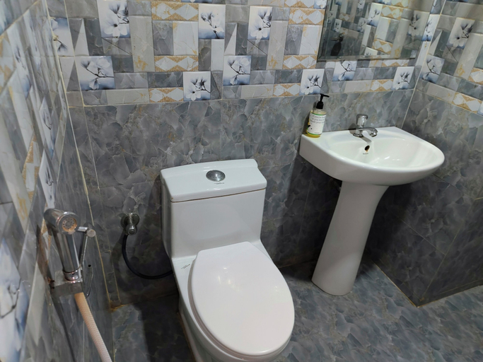 Bathroom 5, Emerald Tree Moshi, Pune