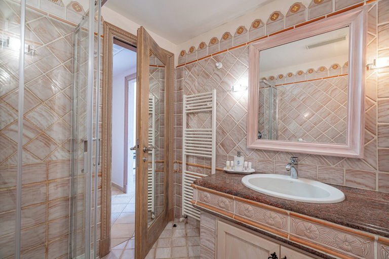 Bathroom 5, Hotel Petra Bianca, Olbia-Tempio