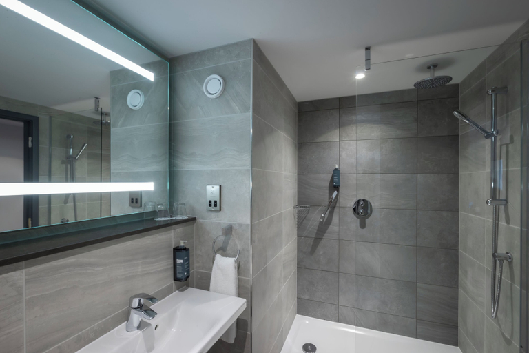 Bathroom 4, Maldron Hotel Parnell Square Dublin City, Dublin