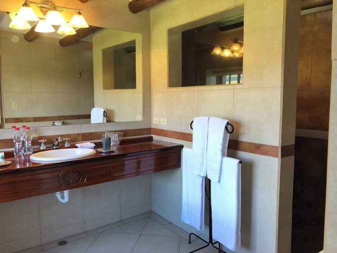 Bathroom, CotopaxiPungo Finca Hotel, Rumiñahui