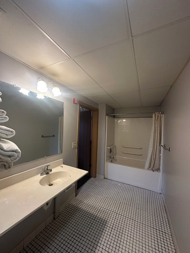 Bathroom 3, Oasis Inn Kenosha, Kenosha