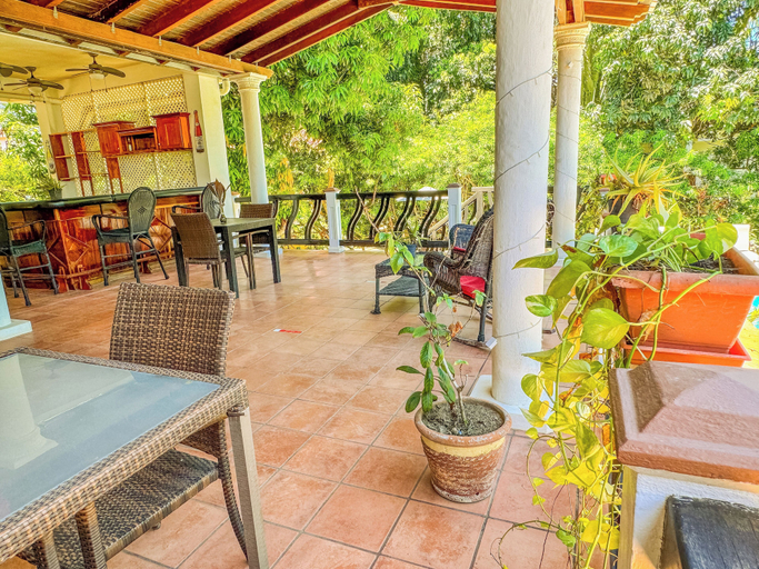 Food & Drinks 5, Caribbean Shores Bed & Breakfast