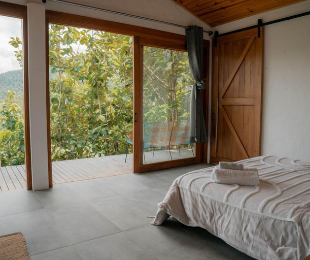Room 2, Kasaurora, Nimaima