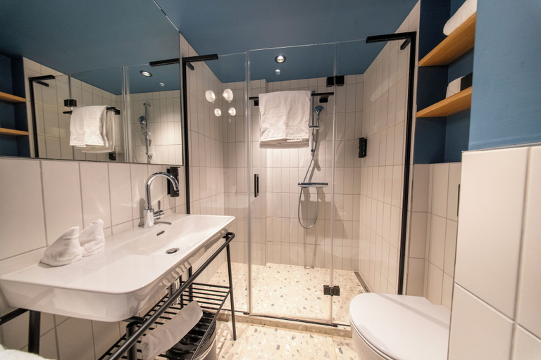 Bathroom 4, HOP Apartments & Suites, Interlaken