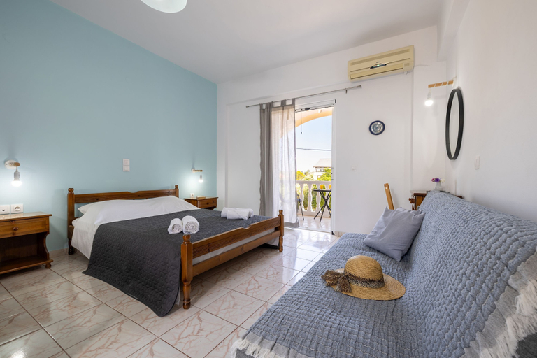 Room 4, Palm Studios, Ionian Islands