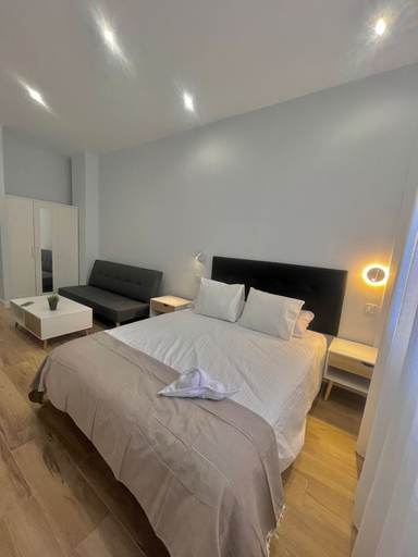 Room 4, Ifema IV in Madrid With 1 Bathrooms, Madrid