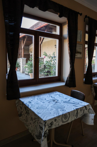 Others 4, Szarvas apartman - Jakuzzis Vendeghaz Many, Bicske