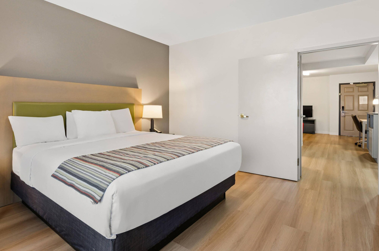 Bedroom 3, Country Inn & Suites by Radisson, Roanoke, VA, Roanoke