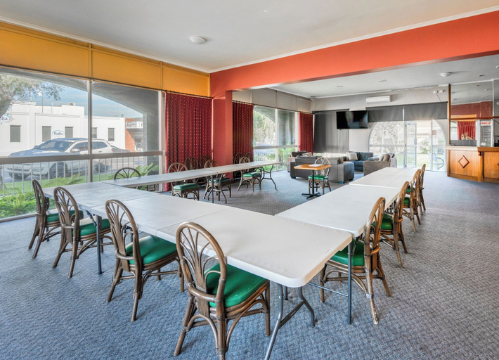 Food & Drinks 5, Colac Mid City Motel, Colac-Otway - Colac