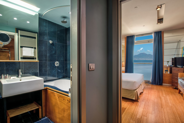 Bathroom 5, Towers Hotel Stabiae Sorrento Coast, Napoli