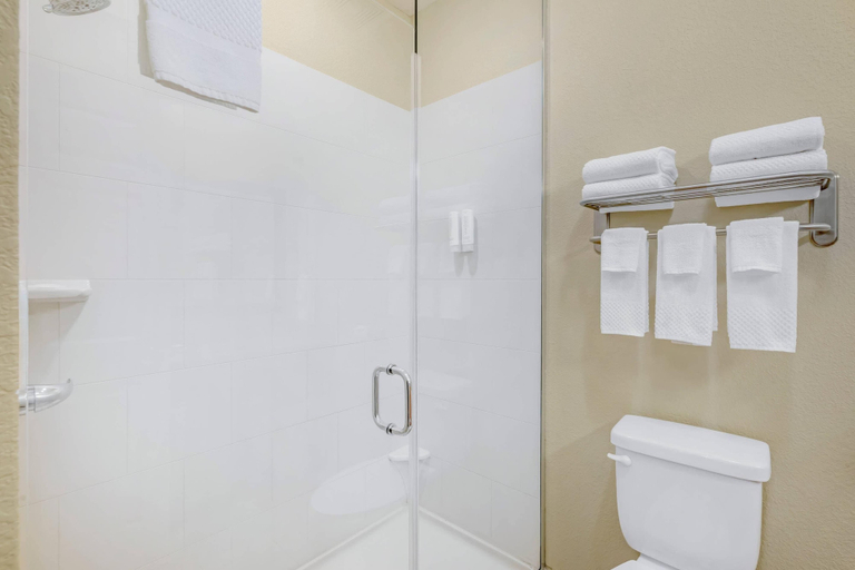 Bathroom 3, MainStay Suites Stanley, Mountrail