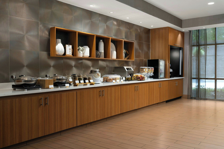 Food & Drinks 5, SpringHill Suites by Marriott Chattanooga Downtown/Cameron Harbor, Hamilton