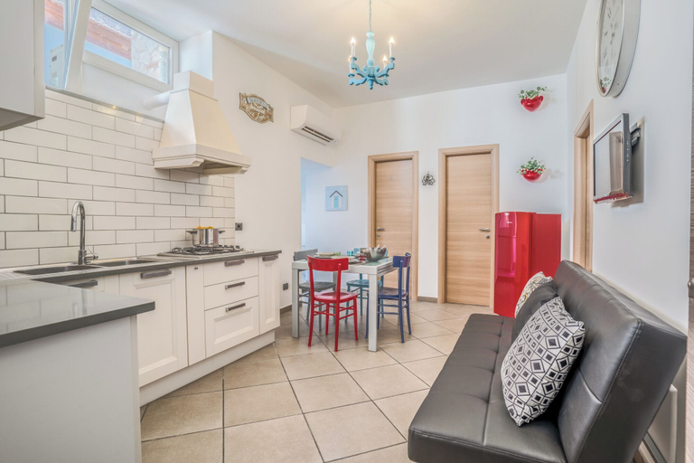 Private kitchen 2, Two Bedrooms Apt In Sorrento Center With Terrace, Napoli