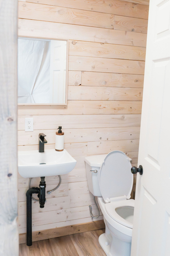 Bathroom 4, Salmon Bay Farm, Minganie--Basse-Côte-Nord