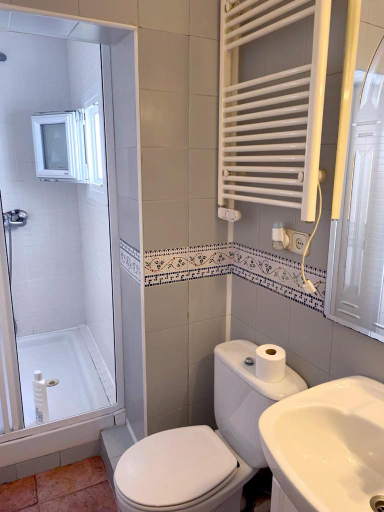 Others 2, GRAN VIA VALVERDE Apartaments & ROOMS PARKING, Madrid