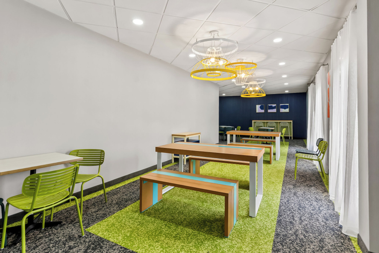 Others 5, Spark by Hilton Lexington, Rockbridge