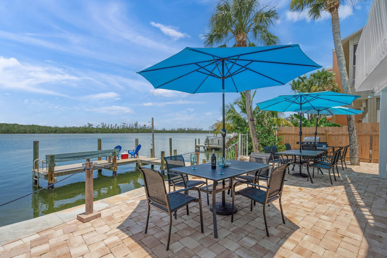 Exterior 5, Coastal Breeze Siesta - Dolphin, Sarasota