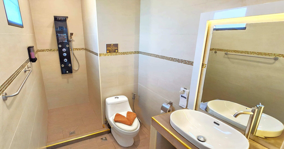 Bathroom 4, TUCHELAND Luxury Pool Villa Pattaya Walking Street, Pattaya