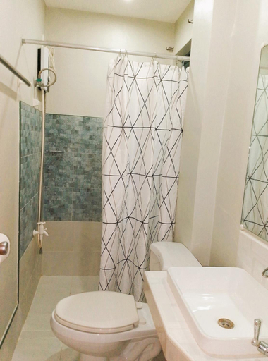 Bathroom, Felli's Guest House, Tagbilaran City