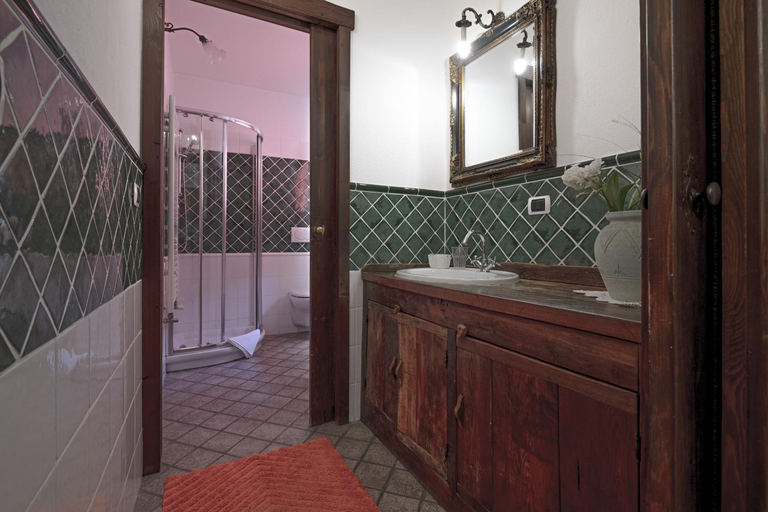 Bathroom 3, Au Petit Chevrot, Aosta